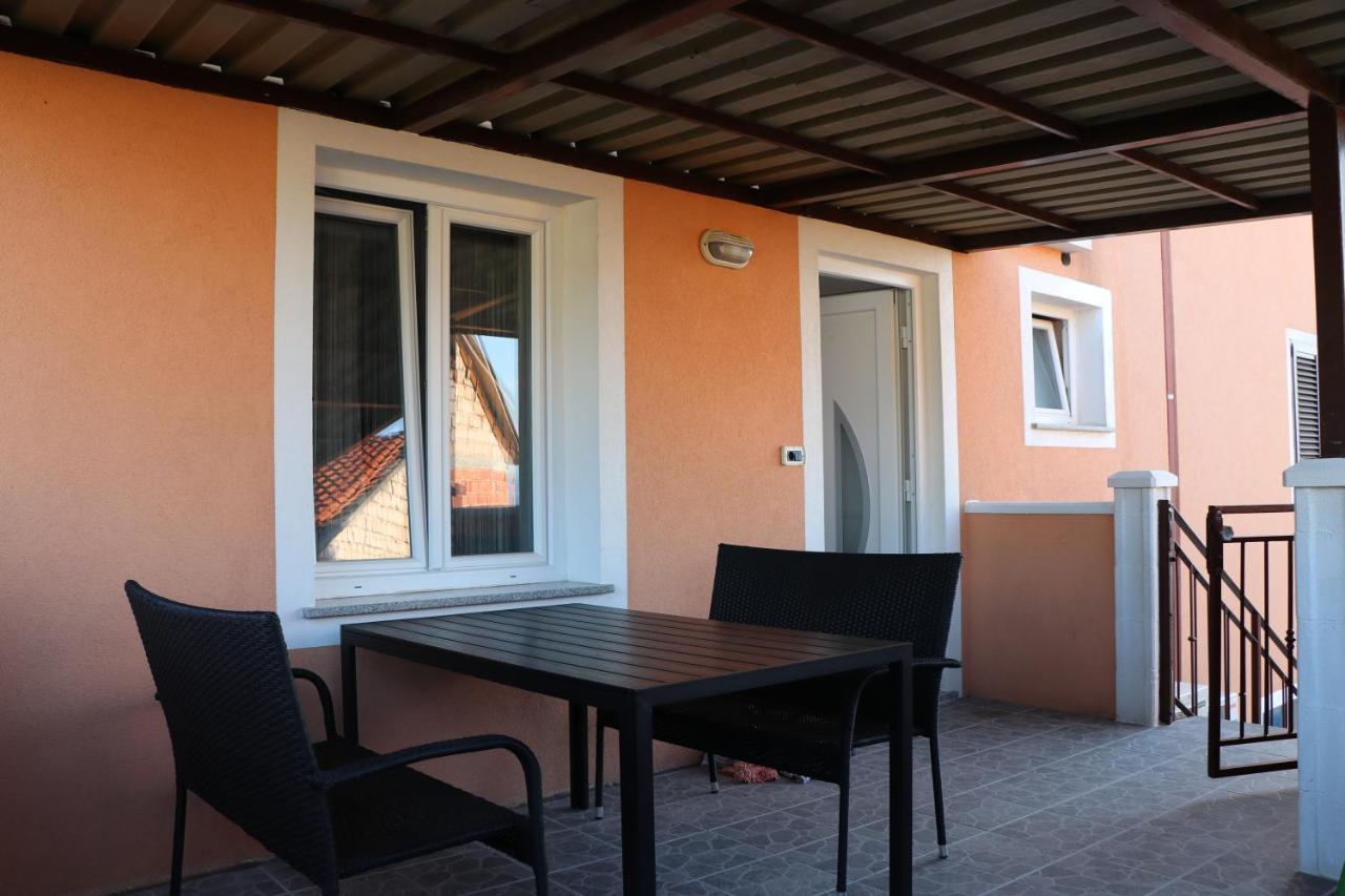 Nona Lili Apartment Изола Экстерьер фото