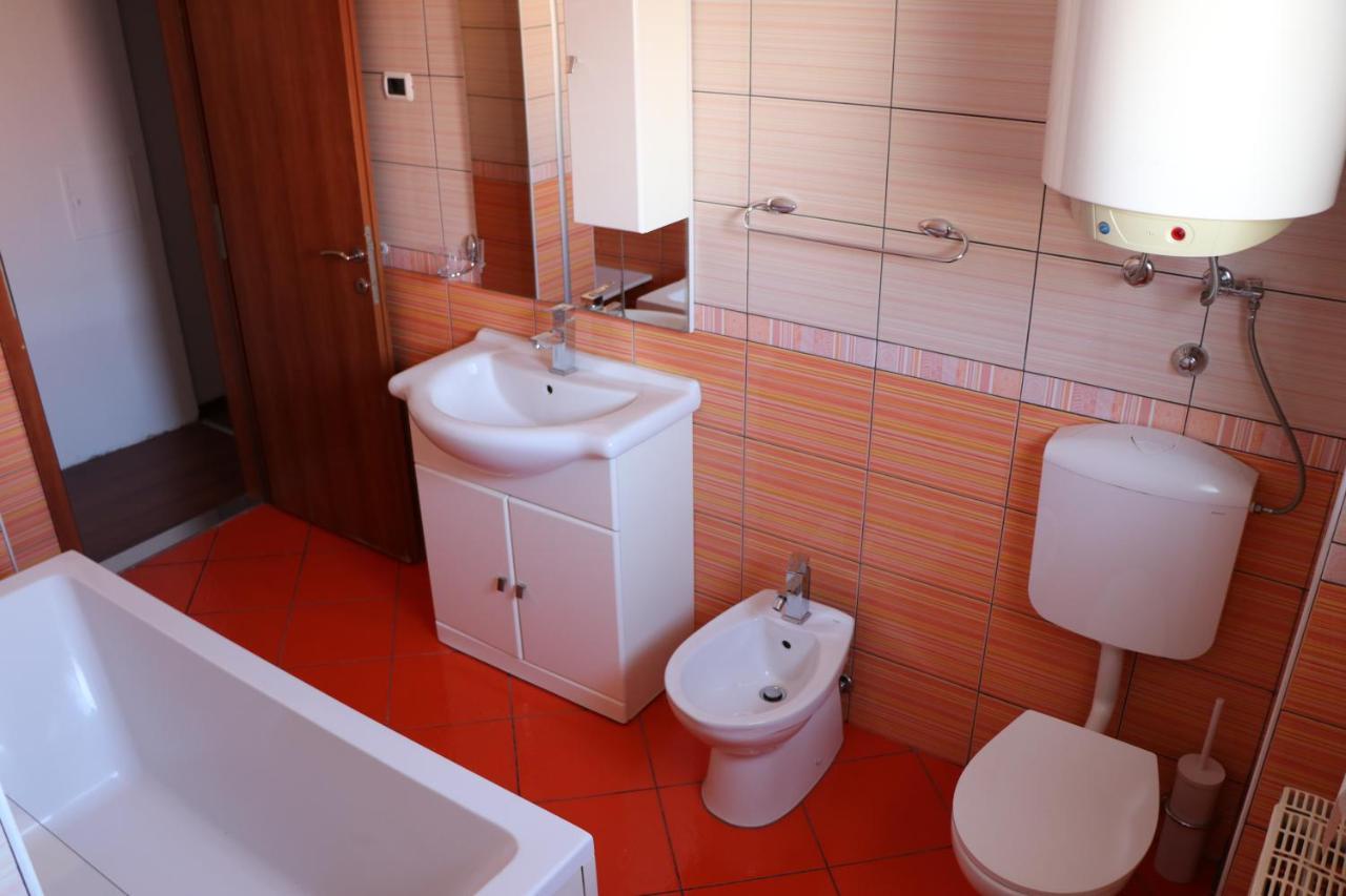 Nona Lili Apartment Изола Экстерьер фото